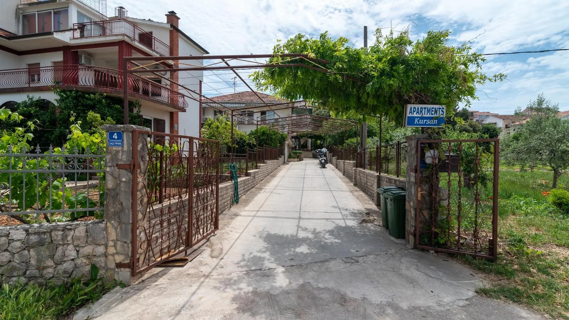 House Antonija, Relax By The Sea Apartment Seget Vranjica