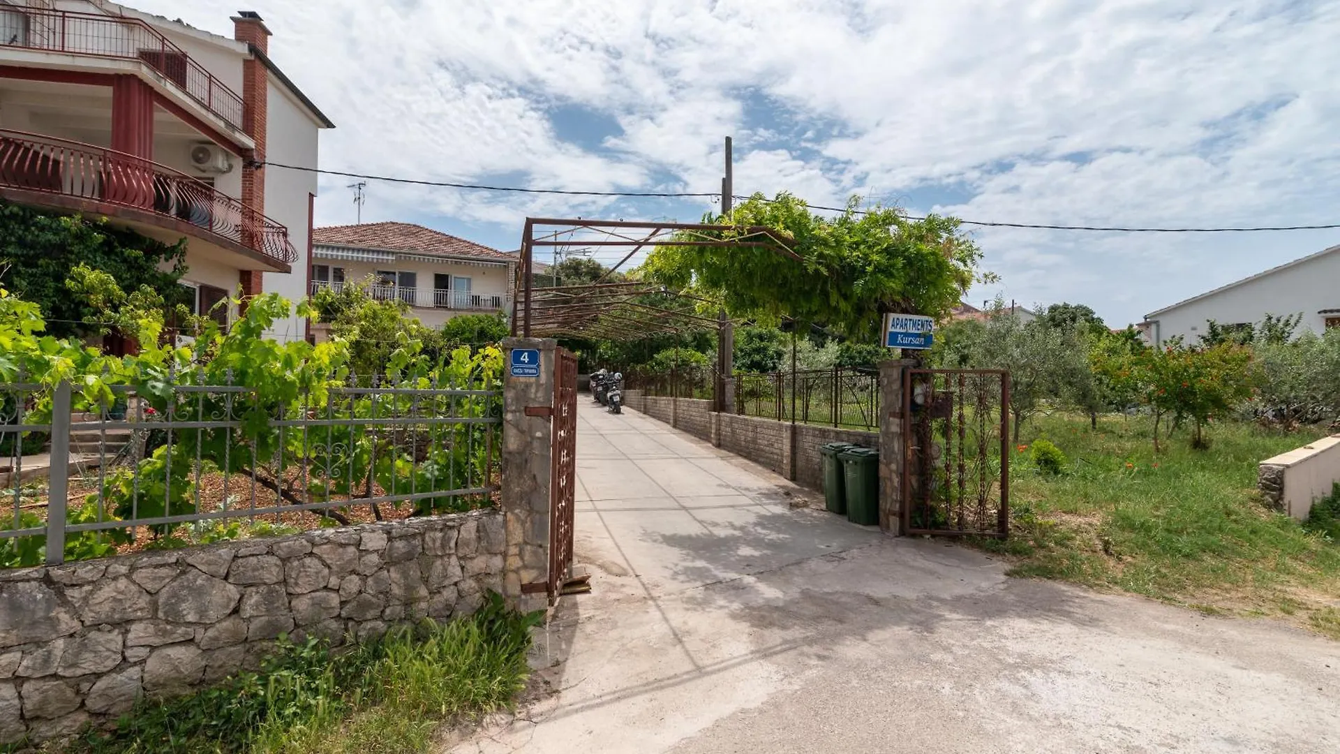House Antonija, Relax By The Sea Apartment Seget Vranjica