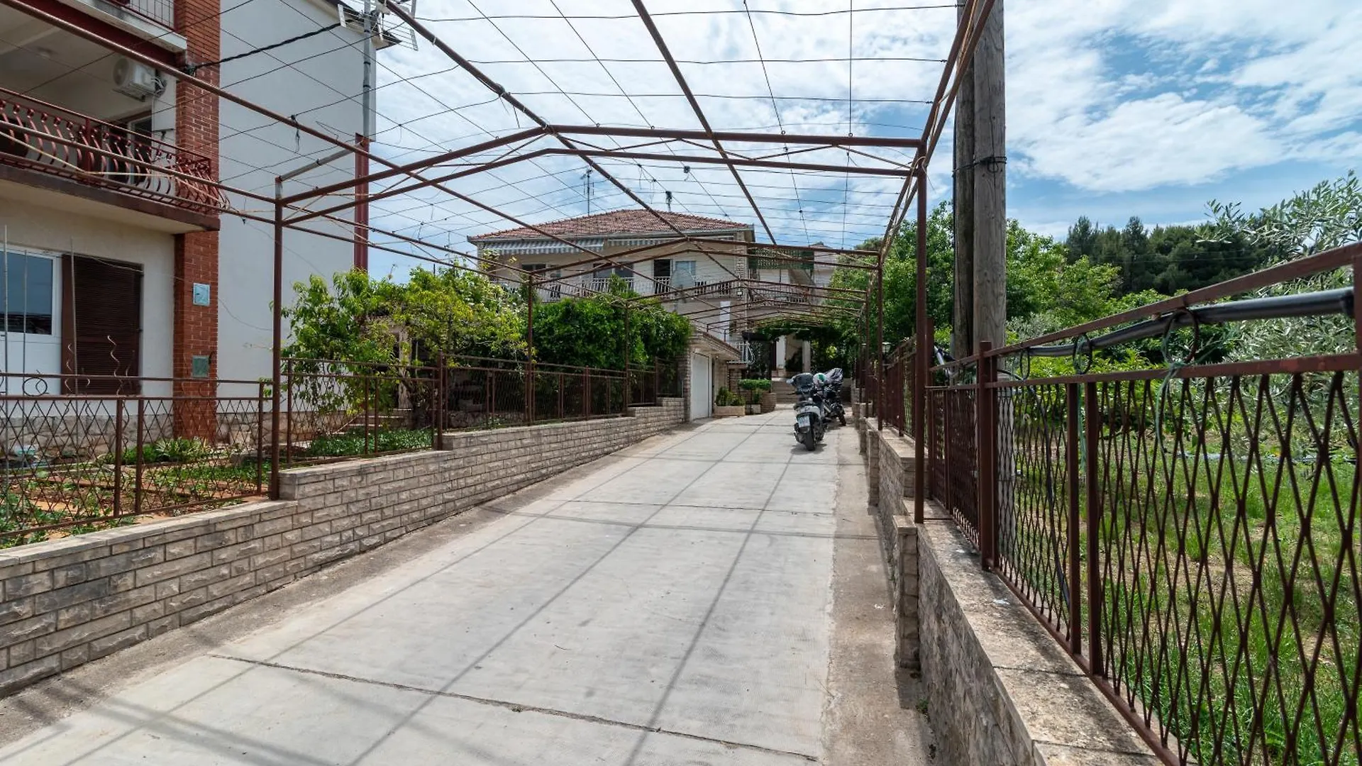 House Antonija, Relax By The Sea Apartment Seget Vranjica
