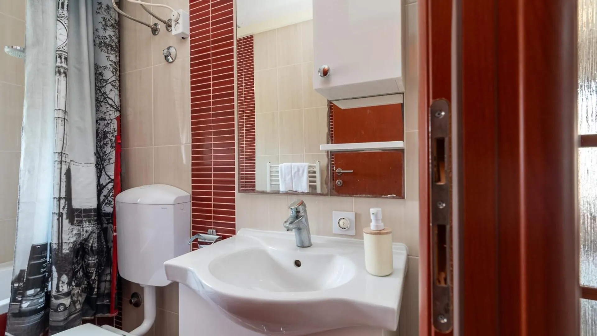 House Antonija, Relax By The Sea Apartment Seget Vranjica