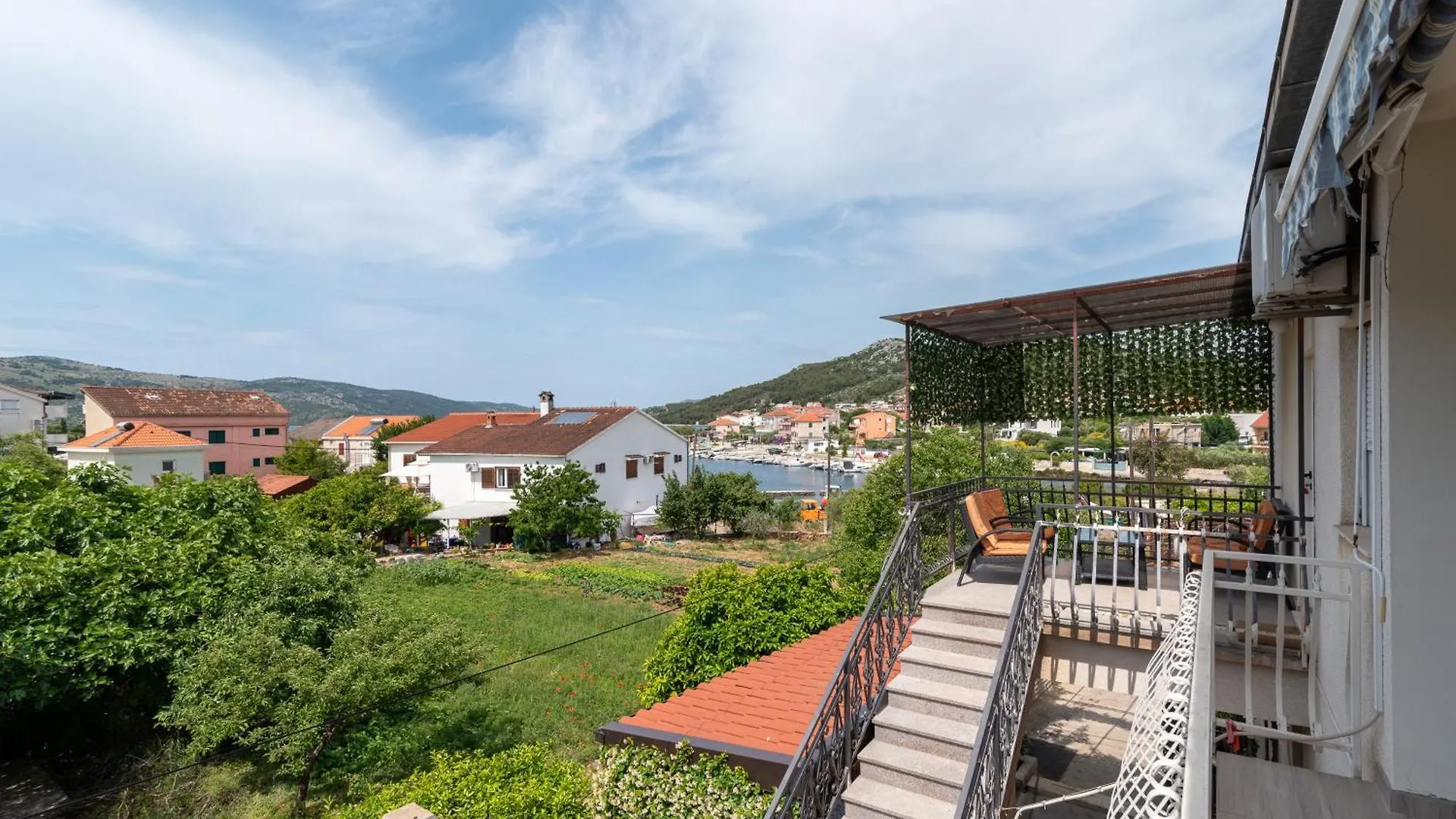 House Antonija, Relax By The Sea Apartment Seget Vranjica
