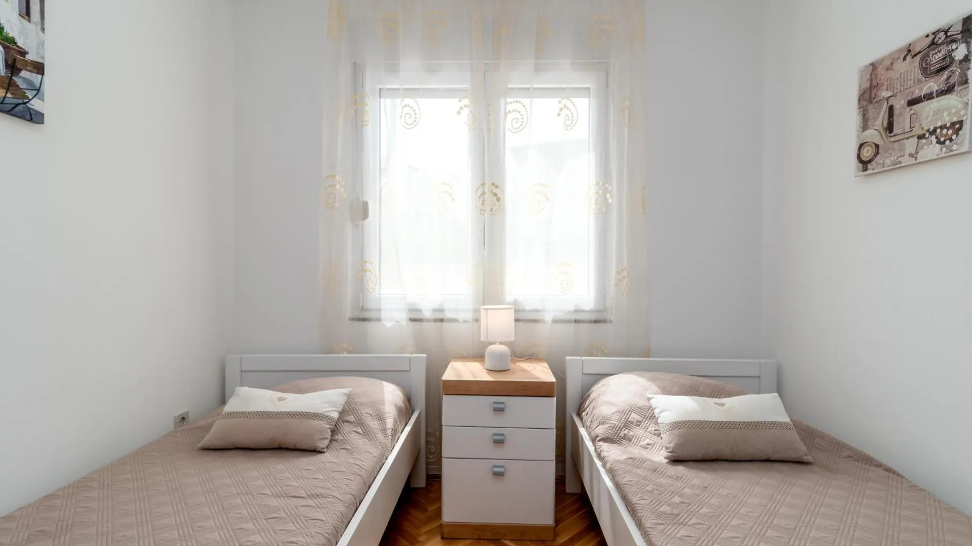House Antonija, Relax By The Sea Apartment Seget Vranjica