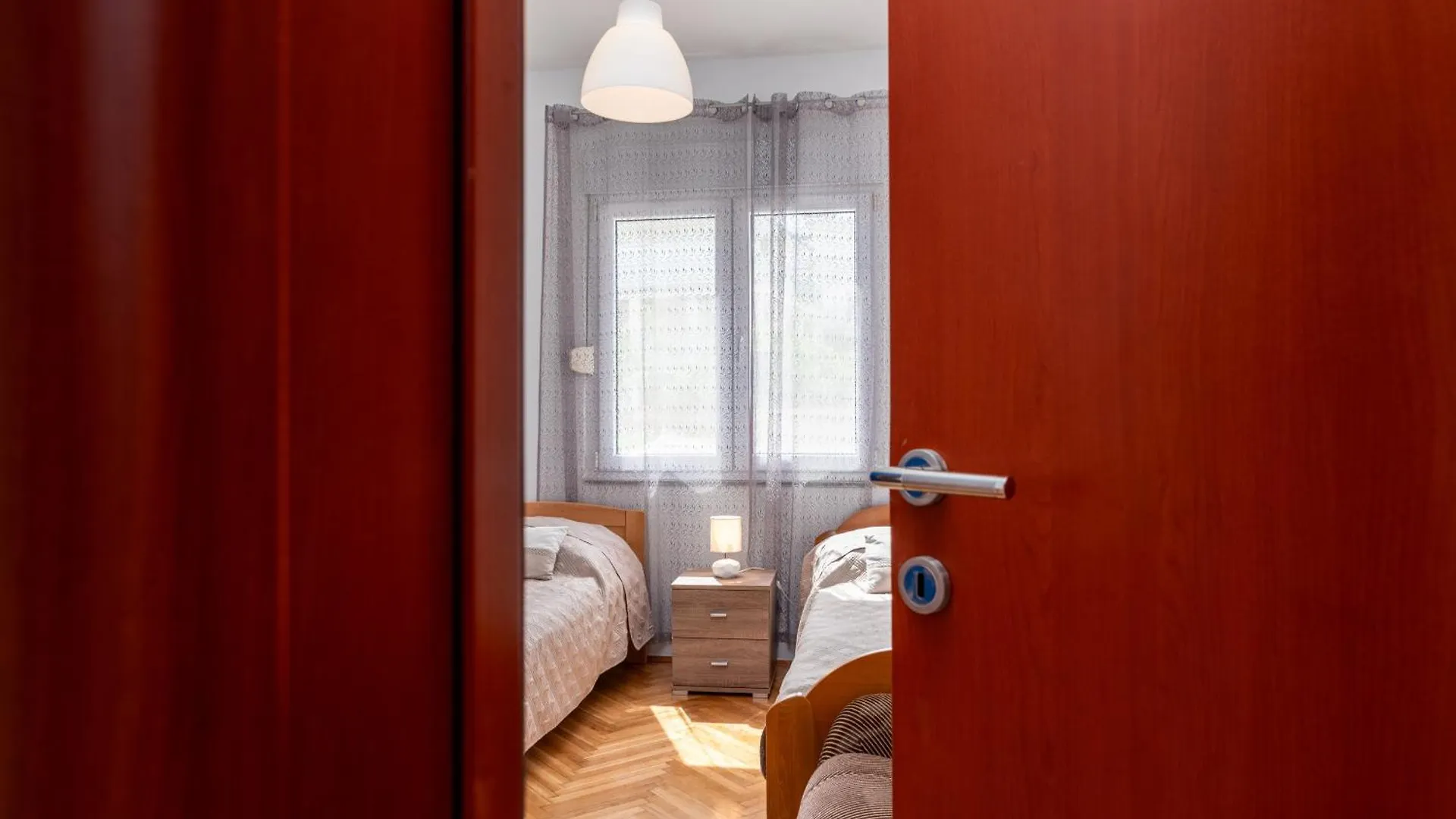 House Antonija, Relax By The Sea Apartment Seget Vranjica