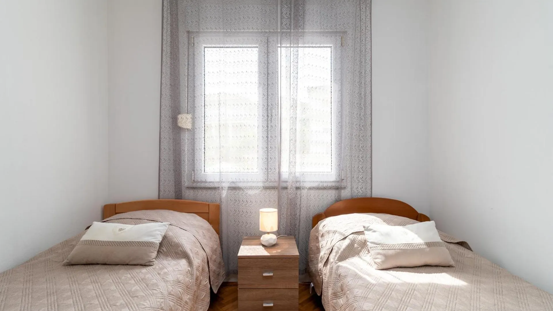 House Antonija, Relax By The Sea Apartment Seget Vranjica